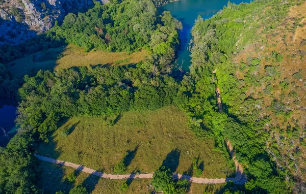 Letecký Pohled Kaňon Řeky Krka Stezkou Pro Pěší Turisty Proudu — Stock fotografie