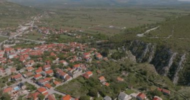 Hırvatistan 'ın Dalmaçyalı Zagora kentindeki Drnis' in hava görüntüleri