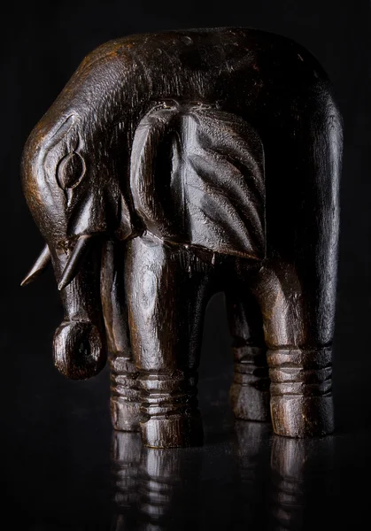 Artigianato elefante di legno — Foto Stock