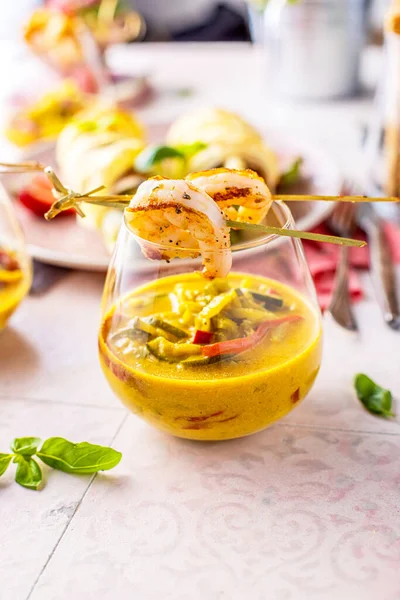 Panang Curry Con Camarones Servido Las Copas Estilo Comida Tailandesa — Foto de Stock