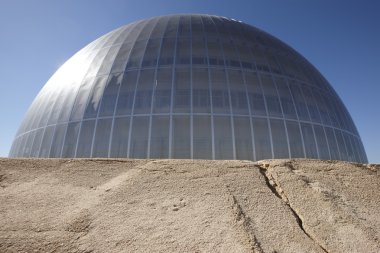 yapım aşamasında bina metalik