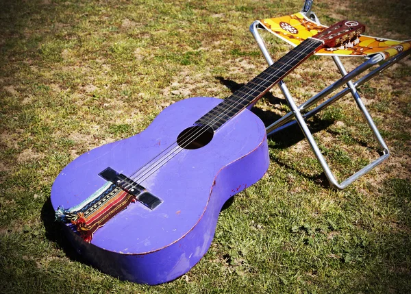 Hippie Spaanse gitaar — Stockfoto