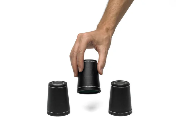 Dice cup med hand — Stockfoto