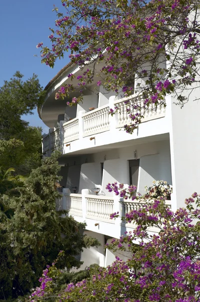 Balkone an mediterranem Wohnhaus — Stockfoto