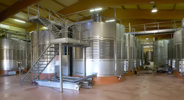 Modern winery fermenting process — Stock Photo, Image
