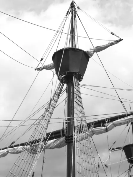 Вітрильний човен в старому стилі — стокове фото
