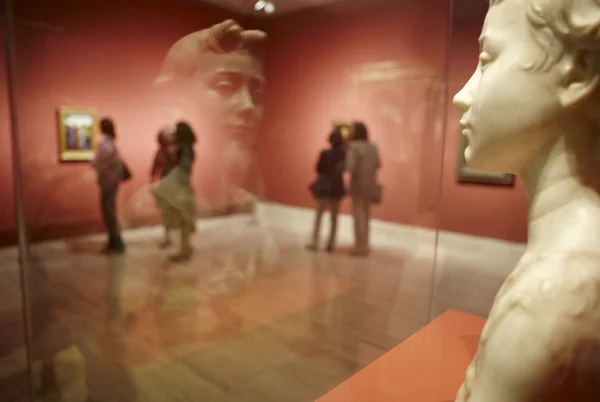 Estatua en una galería — Foto de Stock