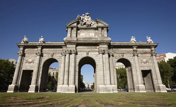 Alcala poort in madrid stad — Stockfoto