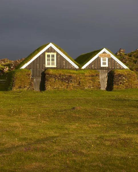 Iceland. Snaefellnes Peninsula. Icelandic houses. — Stock Photo, Image