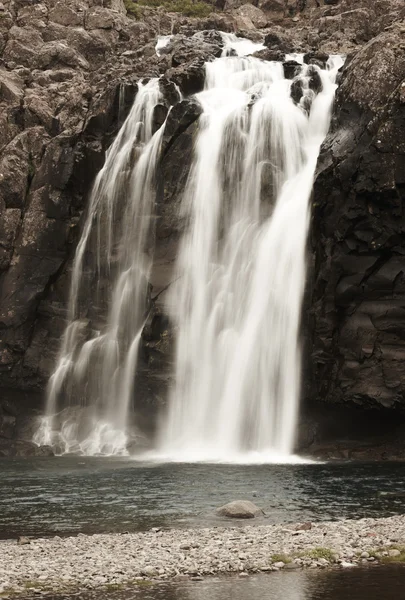Island. dynjandivogur bay. fjallfoss vattenfall. — Stockfoto