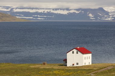 İzlanda. isafjardaraiup buz. geleneksel icelan ile peyzaj