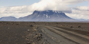 herdubreid dağ İzlanda