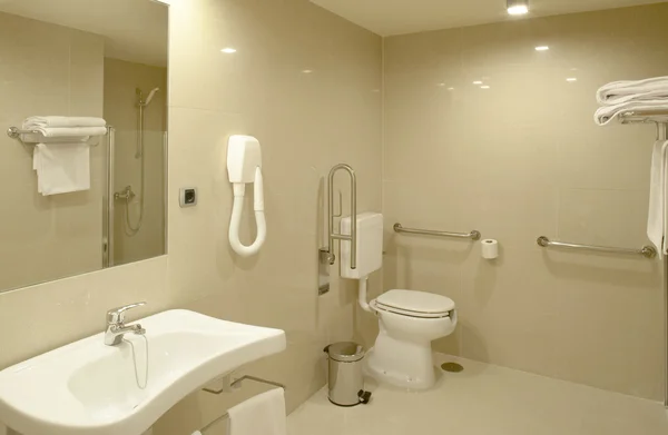 Cuarto de baño en la moderna habitación Hospital —  Fotos de Stock
