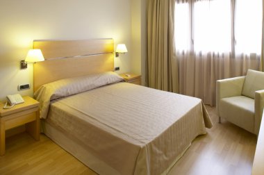 otel yatak odası
