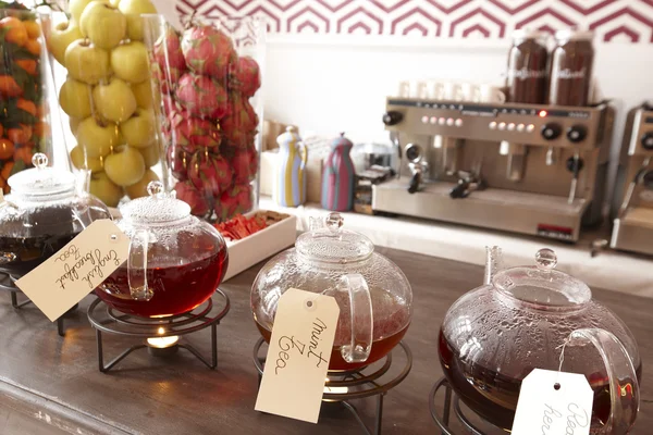 Cafetera y servicio de té en el Hotel — Foto de Stock