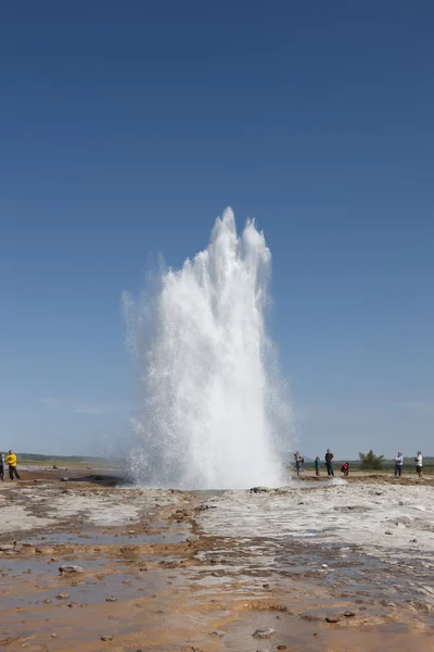 Iceland. South area. Golden Circle. Strokkur geyser. 8.13 movement. — Stock Photo, Image