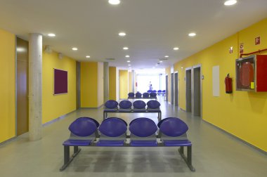 Klinik Merkezi cerrahi alan ve Odalar bekleyen