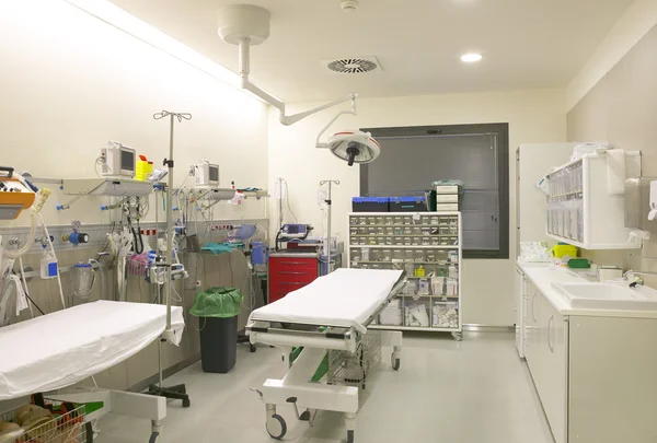 Sala de cirurgia hospitalar controle médico e exploração — Fotografia de Stock