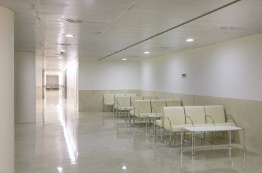 Klinik Merkezi cerrahi alan ve Odalar bekleyen