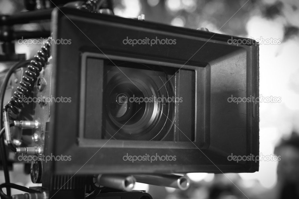 Professional video camera lens Stock Photo by ©ABBPhoto 40226713
