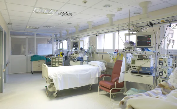 医院手术室内医疗控制与探索 — 图库照片