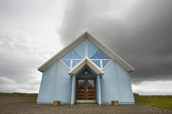 Islandia. wschód fiordy. drewniane i kaplica cristal. — Zdjęcie stockowe