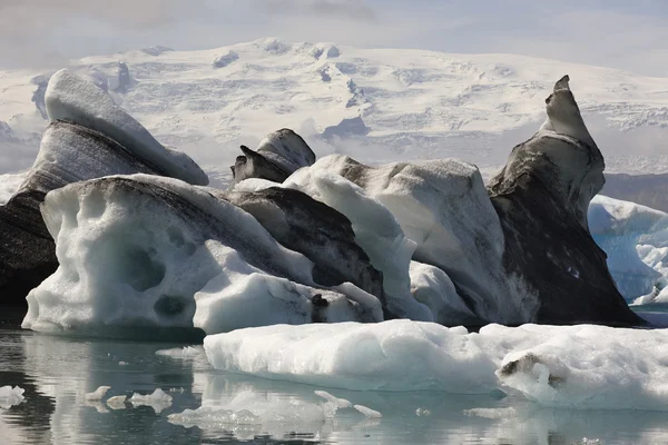 Islandia. Obszar południowo-wschodniej. Jokulsarlon. góry lodowe, jezioro i lodowiec — Zdjęcie stockowe