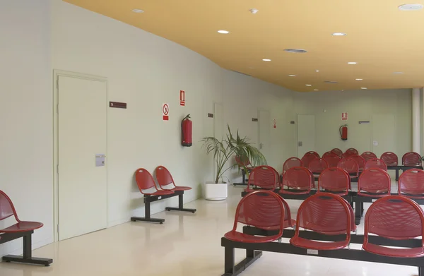 Hospital. Waiting area with seats. — Stock Photo, Image