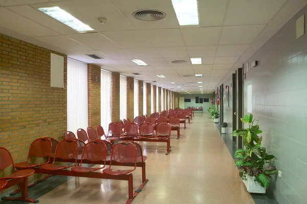 Hospital wating área con sillas . — Foto de Stock