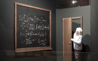 a matematikai képletek és einstein modell Chalkboard.
