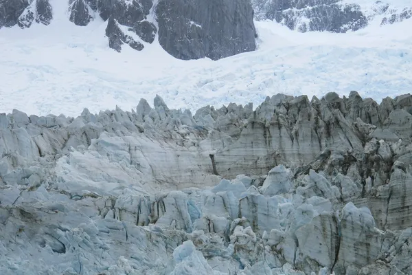Patagonische Landschaft mit Gletscher. perito moreno. Argentinien. — Stockfoto