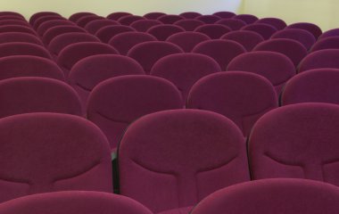 sinema iç rahat kırmızı sandalye ile.