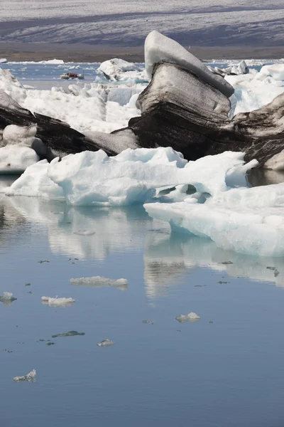 Islanda. Zona sud-est. Jokulsarlon. Iceberg, lago e ghiacciaio — Foto Stock