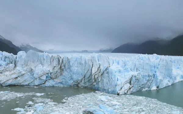 Patagoniska landskapet med glaciären. Perito moreno. Argentina — Stockfoto