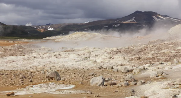 Ισλανδία. krafla. ενεργό ηφαιστειακή ζώνη. ζεστό ηφαιστειακά πετρώματα. — Φωτογραφία Αρχείου
