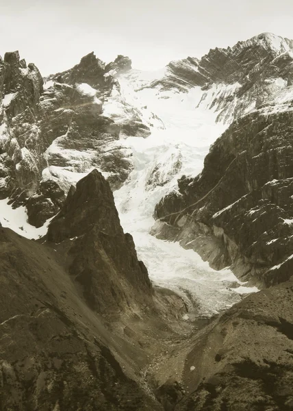 Patagonian landscape with glacier and mountains — Stock Photo, Image