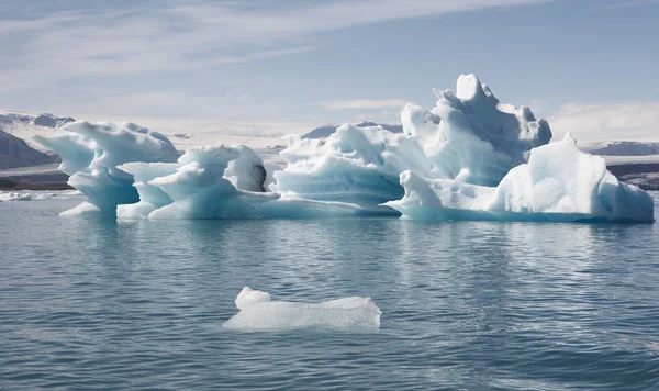 Islandia. Zona sureste. Jokulsarlon. Icebergs y lago . Imagen de archivo