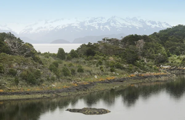山や湖のあるすばらしいパタゴニアの景色 — ストック写真
