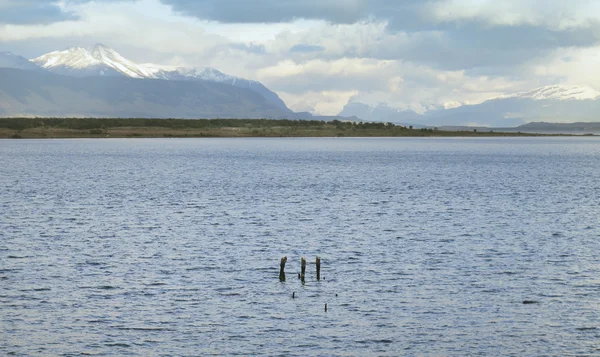 湖と山とアルゼンチンの風景 — ストック写真
