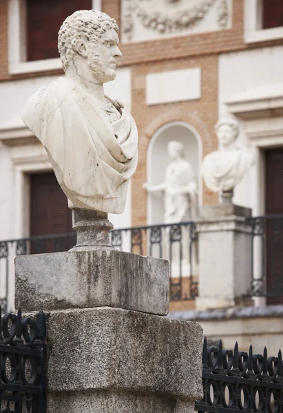 Marble sculptures in a neoclassical building — Stock Photo, Image