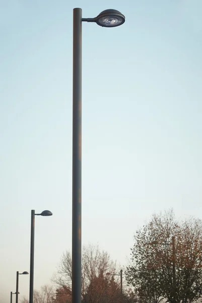Lampade stradali moderne all'alba — Foto Stock