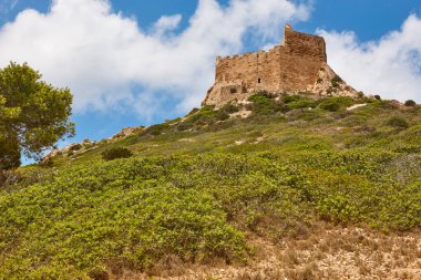 Cabrera 'da Akdeniz kıyısında. Balear adaları. Kale. İspanya