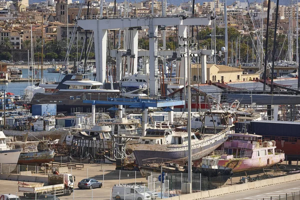 Barcos Num Estaleiro Livre Indústria Manutenção Náutica Espanha — Fotografia de Stock