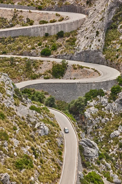 バレアレス諸島の絵のような曲がりくねった道 スペインのマヨルカ島 — ストック写真