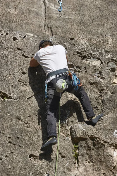 Klättrare Granitvägg Extrem Sport Friluftsliv — Stockfoto