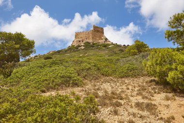 Cabrera 'da Akdeniz kıyısında. Balear adaları. Kale. İspanya