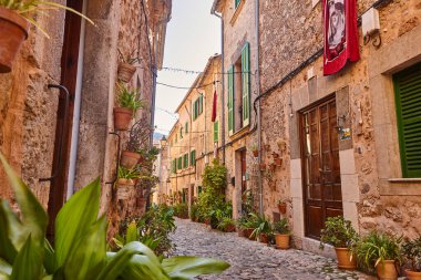 Valdemosa 'da bir taş sokak. Balear Adaları, Mallorca. İspanya