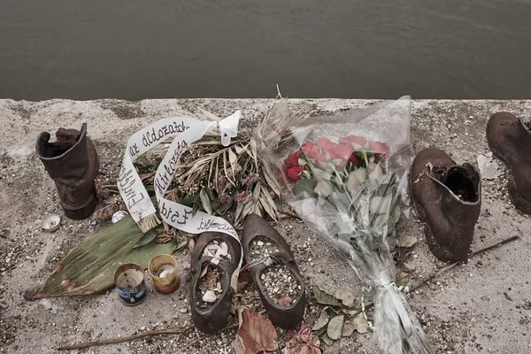 Buty Upamiętniające Żydów Budapesztu Nad Brzegiem Dunaju Wojna Światowa — Zdjęcie stockowe