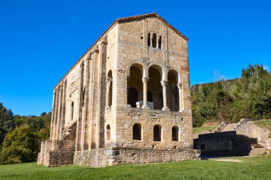 Asturias 'ta romantizm öncesi aile mirası. Aziz Maria del Naranco. İspanya