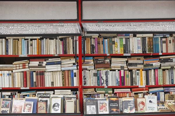 Traditionele Reizende Boekhandel Het Centrum Van Boedapest Hongaars Idioom — Stockfoto